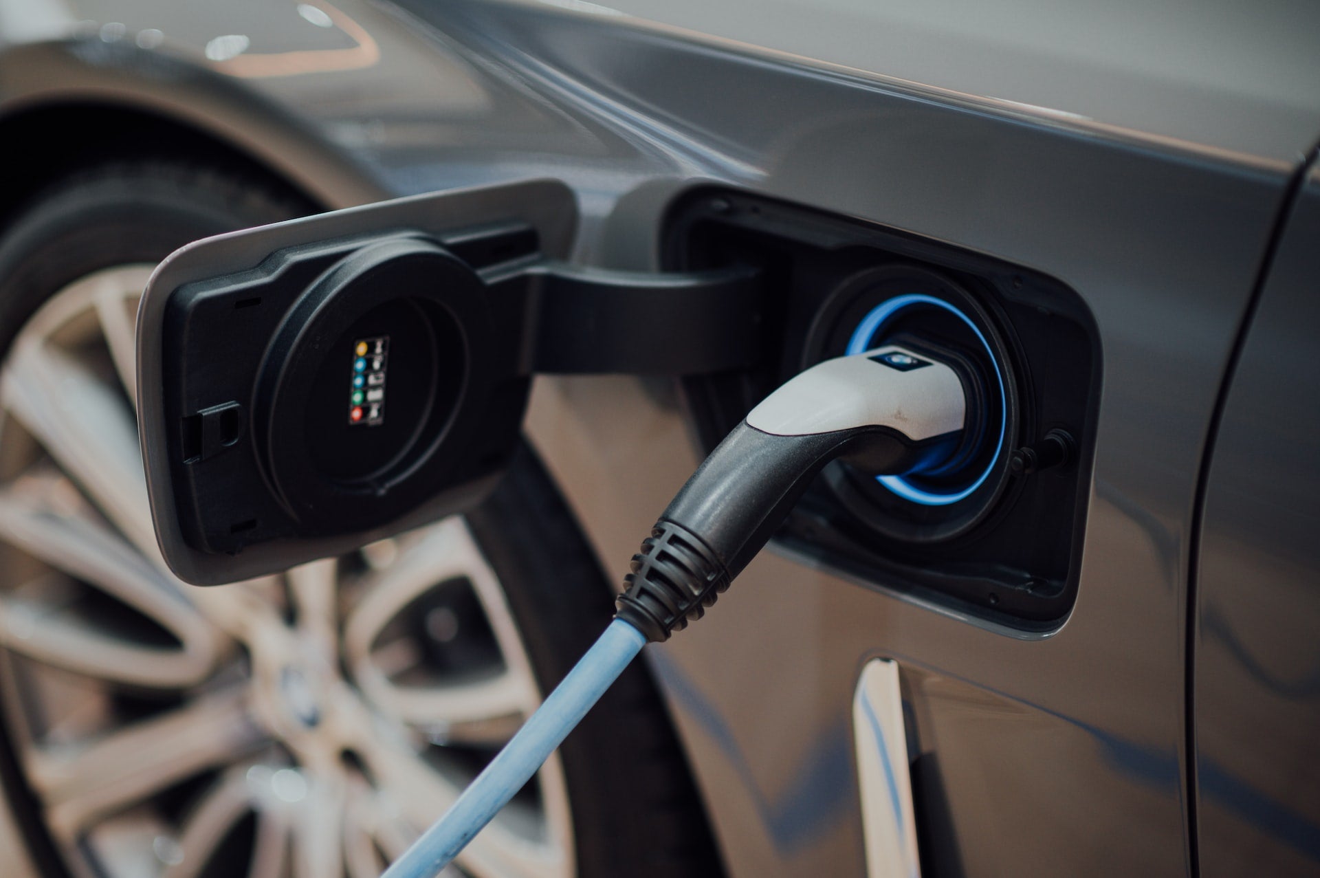 Going Green: How Peachy Earth Uses Electric Vehicles to Deliver CBD Products